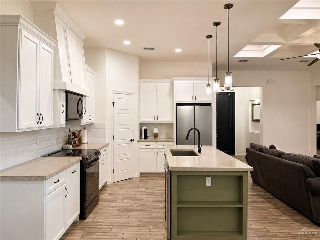 Photo 7 of 1500 Zenith Drive