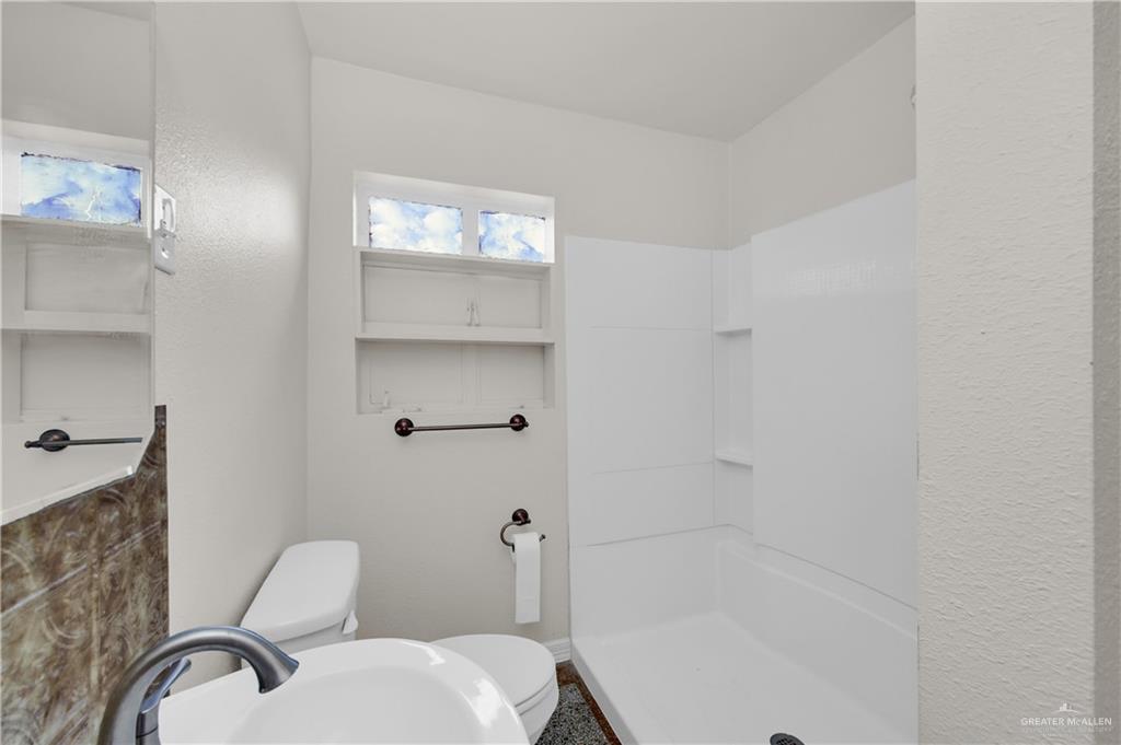 Photo 14 of 704 Beech Avenue