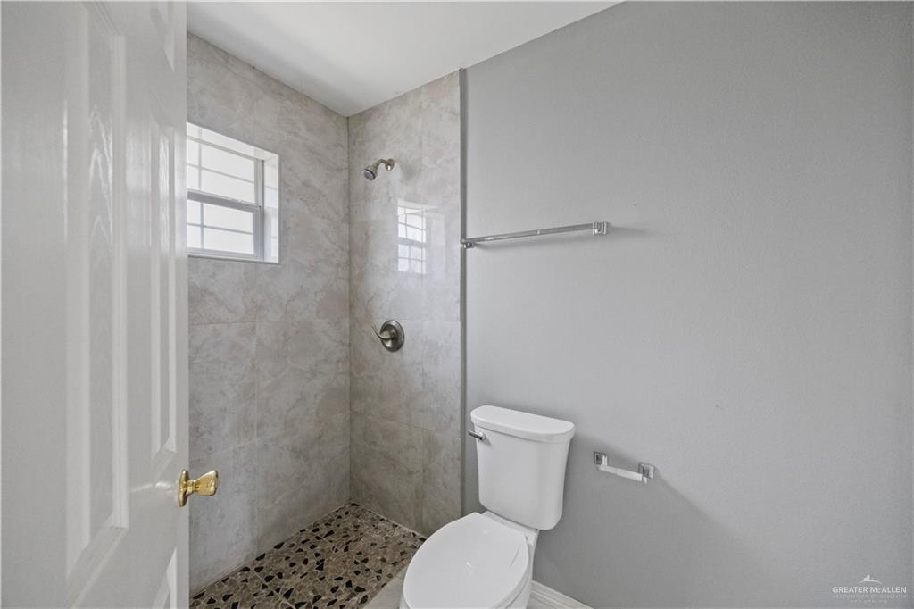 Photo 13 of 2205 Erica Street