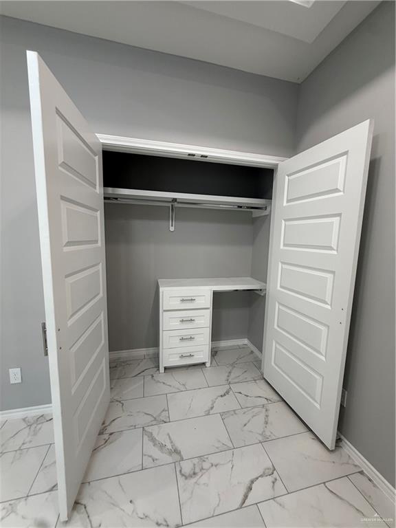 Photo 6 of 2113 Elsham Avenue #4