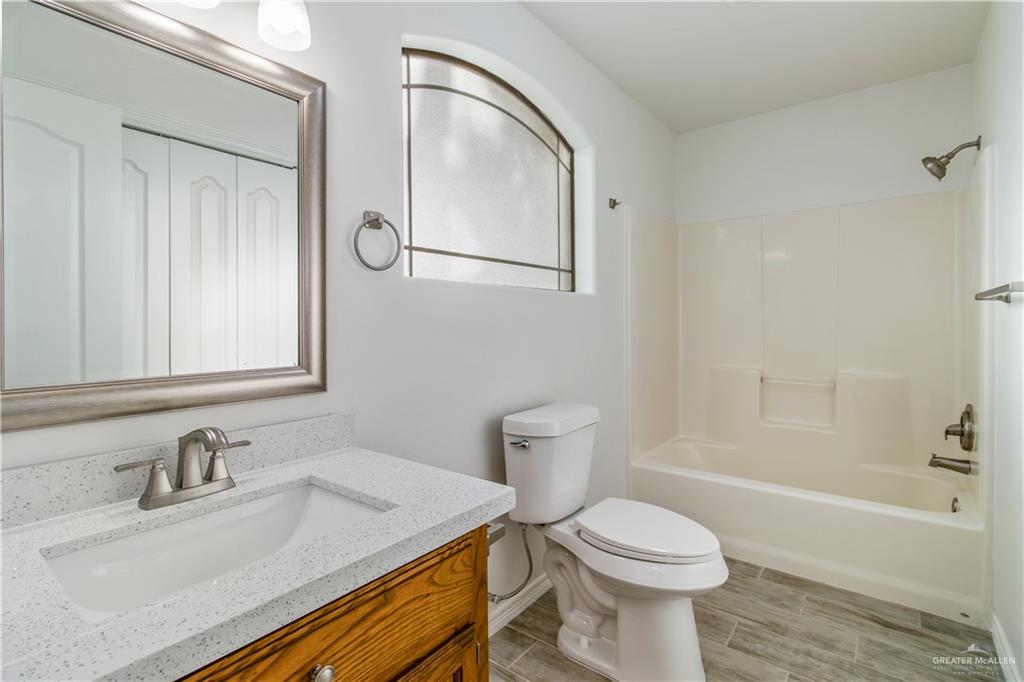 Photo 8 of 933 English Avenue #C