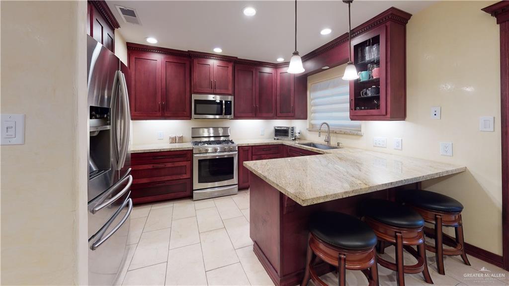 Photo 4 of 2816 Gardenia Circle