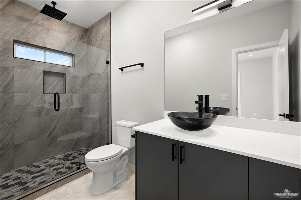Photo 5 of 1025 Woodson Avenue #4