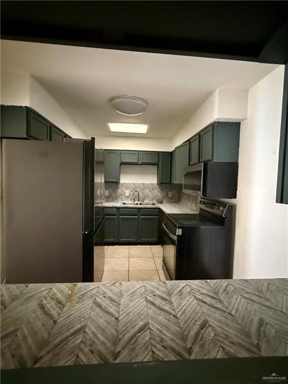Photo 11 of 900 Dallas Avenue #20