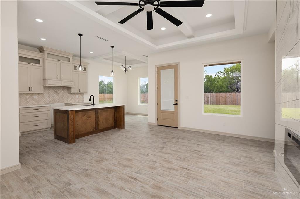 Photo 5 of 10121 Espada Drive
