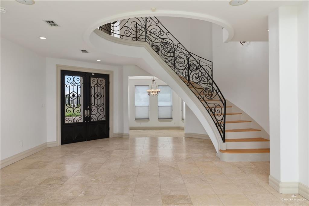 Photo 3 of 1615 Palazzo Drive