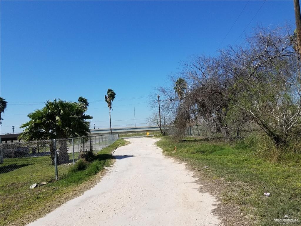 Photo 4 of 6418 EXPWY 281 Highway