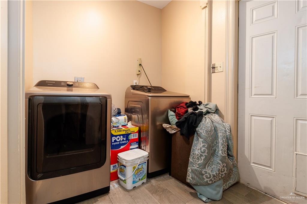Photo 18 of 520 Upas Avenue