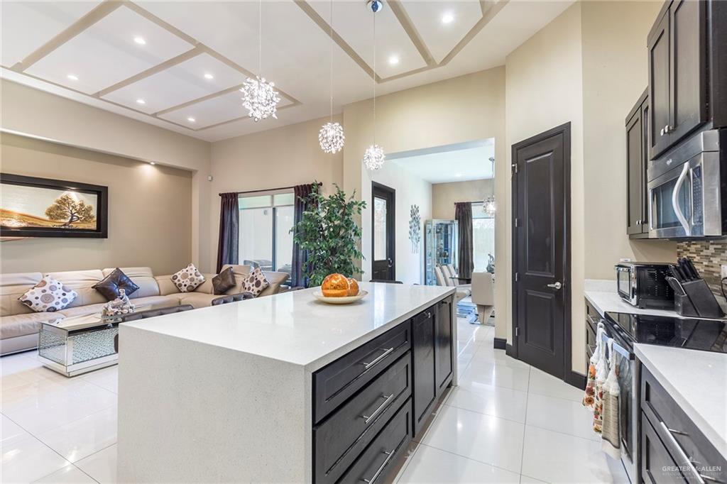 Photo 9 of 1304 Balboa Avenue