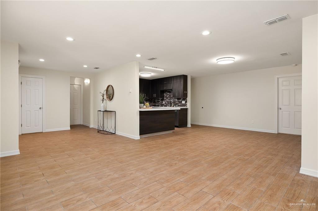 Photo 8 of 500 Ridgeland Avenue