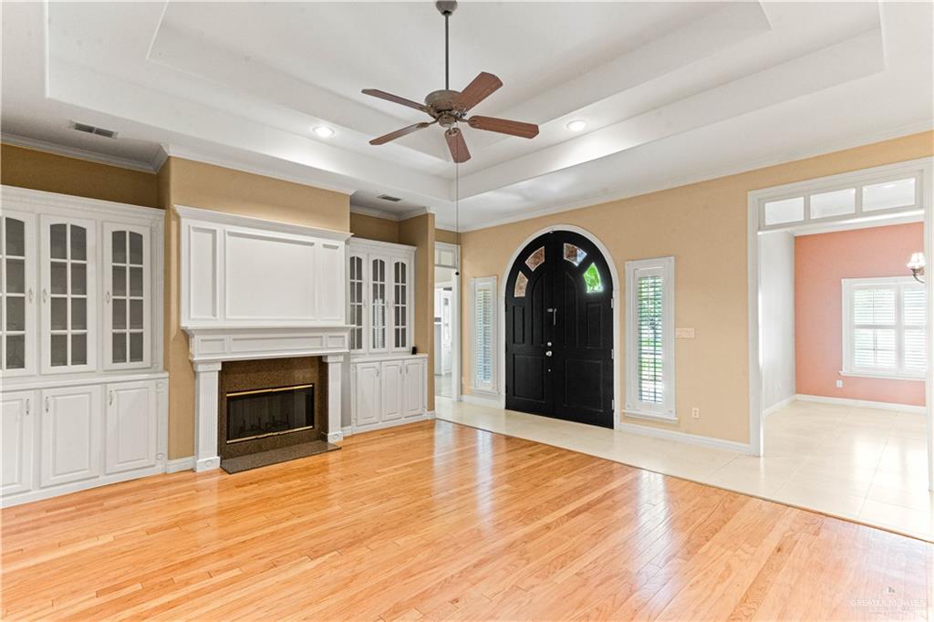Photo 6 of 704 Redbud Avenue