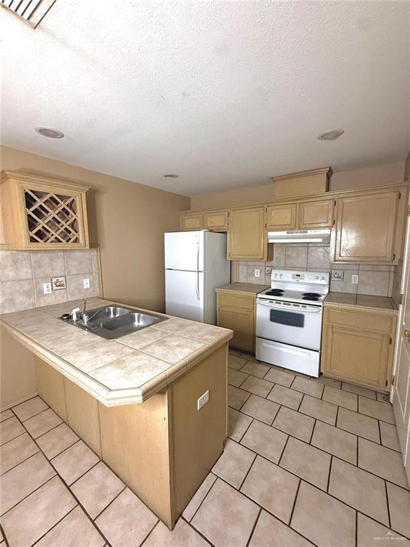 Photo 5 of 1505 Prosperity Drive
