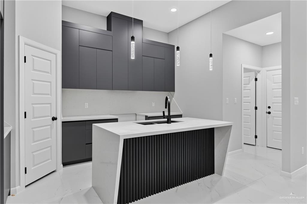 Photo 8 of 1301 Acacia Drive