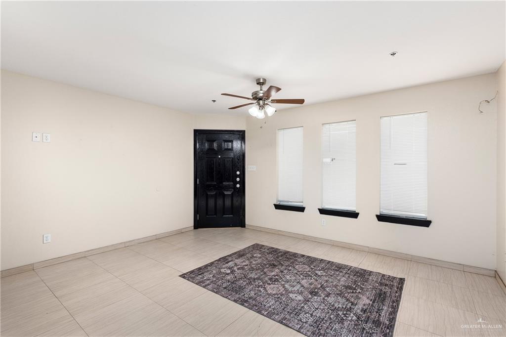 Photo 2 of 1403 Kiwi Avenue