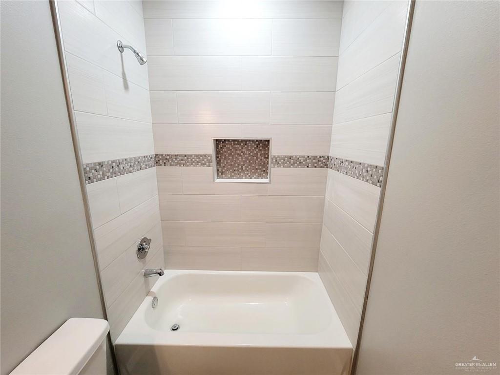 Photo 14 of 1809 Davenport Street #4