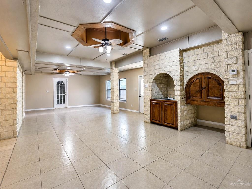 Photo 9 of 2501 Gardenia Drive