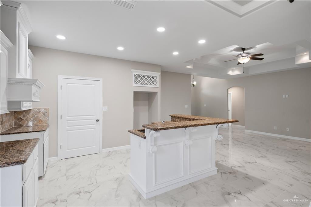 Photo 4 of 4408 Xanthisma Avenue
