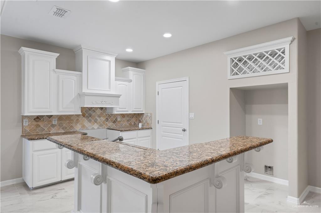 Photo 5 of 4408 Xanthisma Avenue