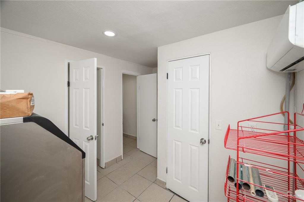 Photo 12 of 267 Robertson Street