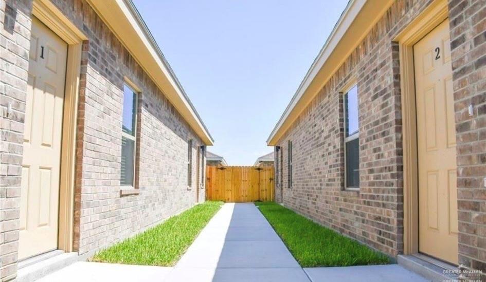 Photo 2 of 2606 Eisenhower Avenue #4
