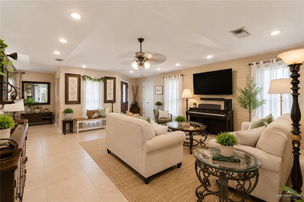 Photo 5 of 301 Tyler Avenue