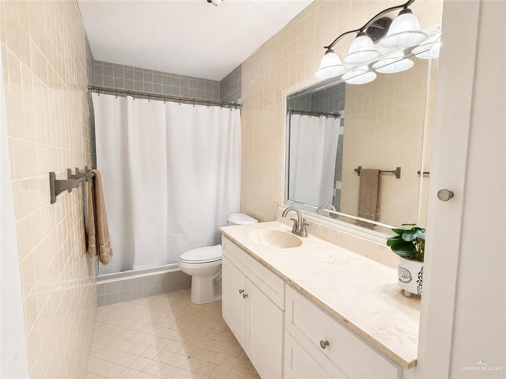 Photo 10 of 1335 Felix Street
