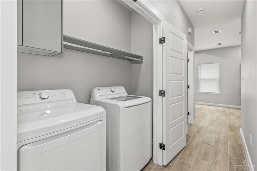 Photo 9 of 102 Yosemite Drive #2