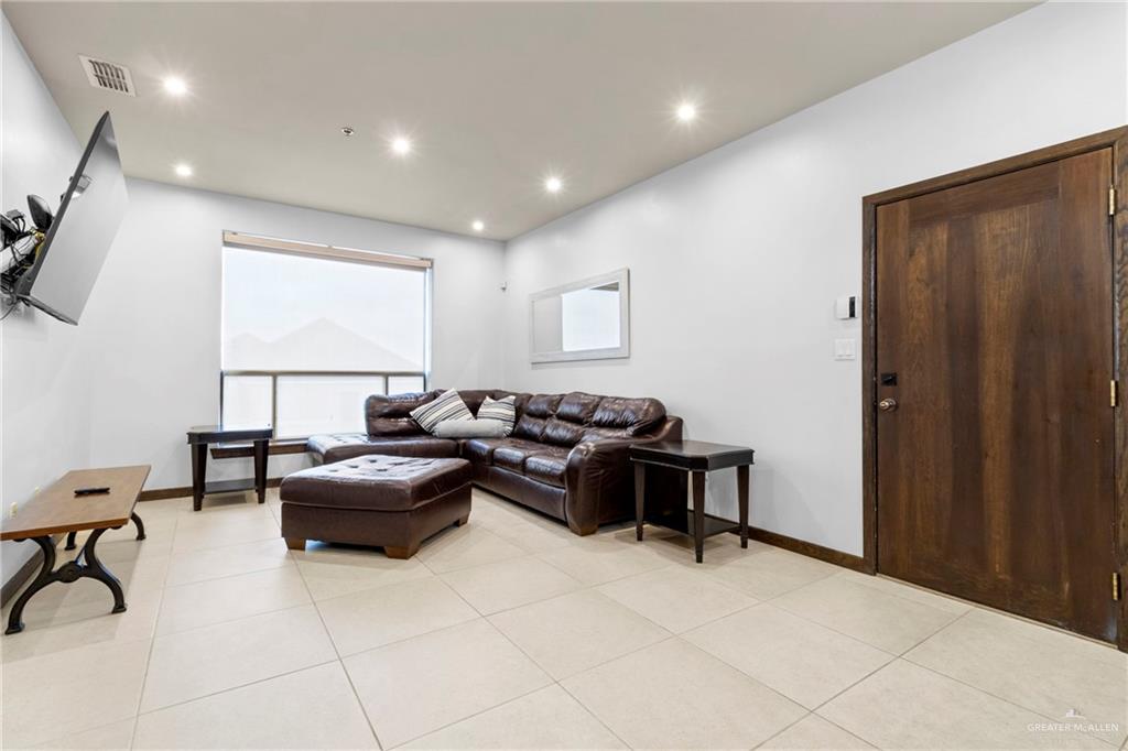 Photo 8 of 813 Travis Street #419
