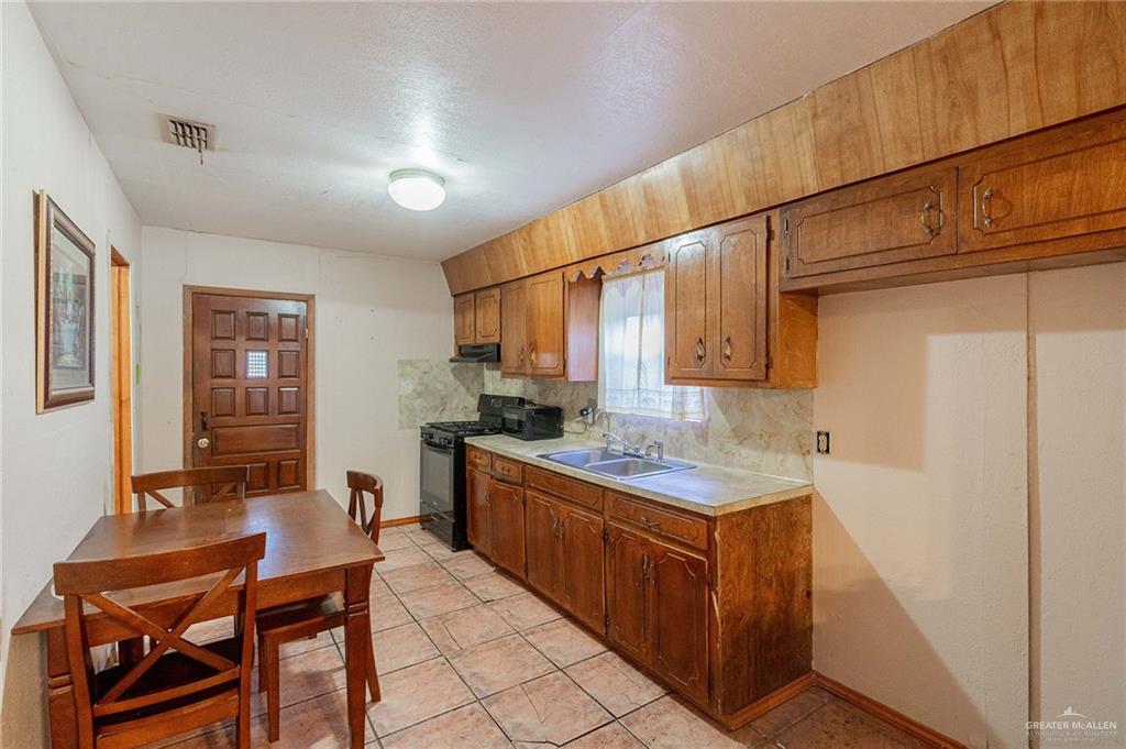 Photo 5 of 409 Naranjo Street