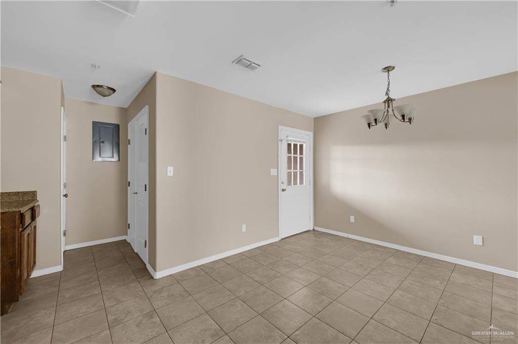 Photo 7 of 1607 Omni Avenue #3