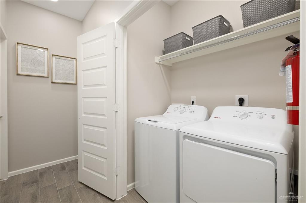 Photo 12 of 2609 Hayes Avenue #3