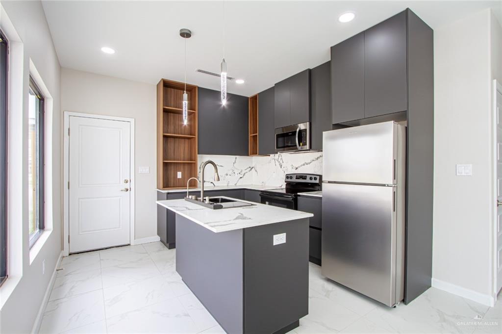 Photo 3 of 4212 Hummingbird Avenue #71