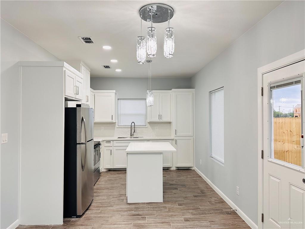 Photo 3 of 2304 Viviana Street #2