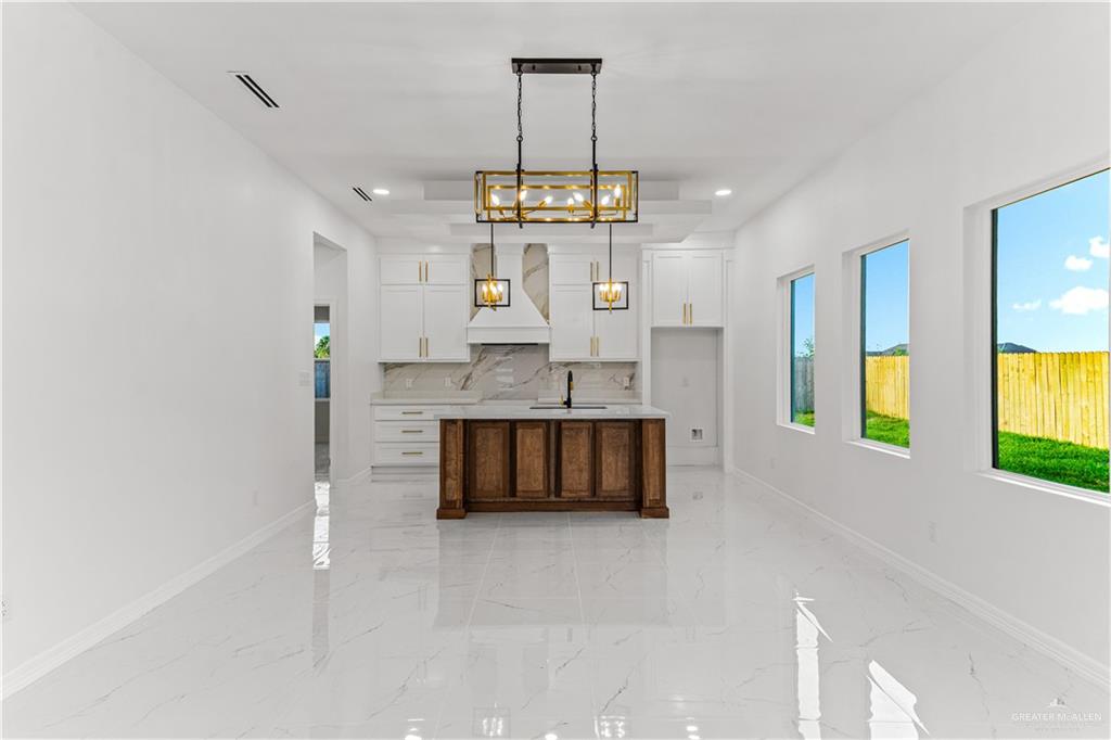 Photo 5 of 801 Corales Street
