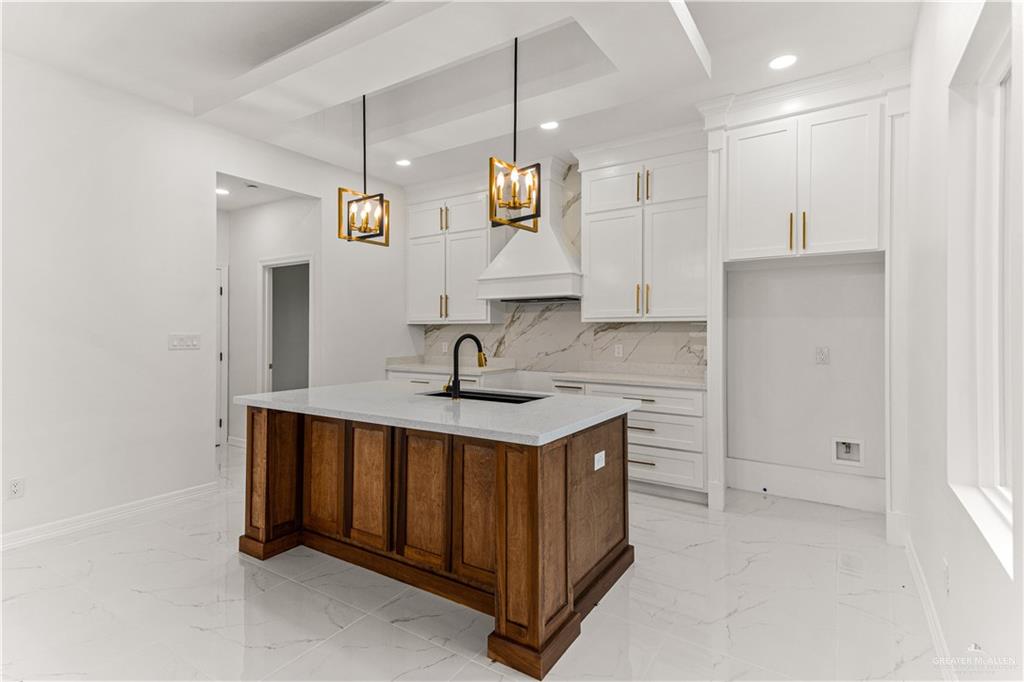 Photo 7 of 801 Corales Street