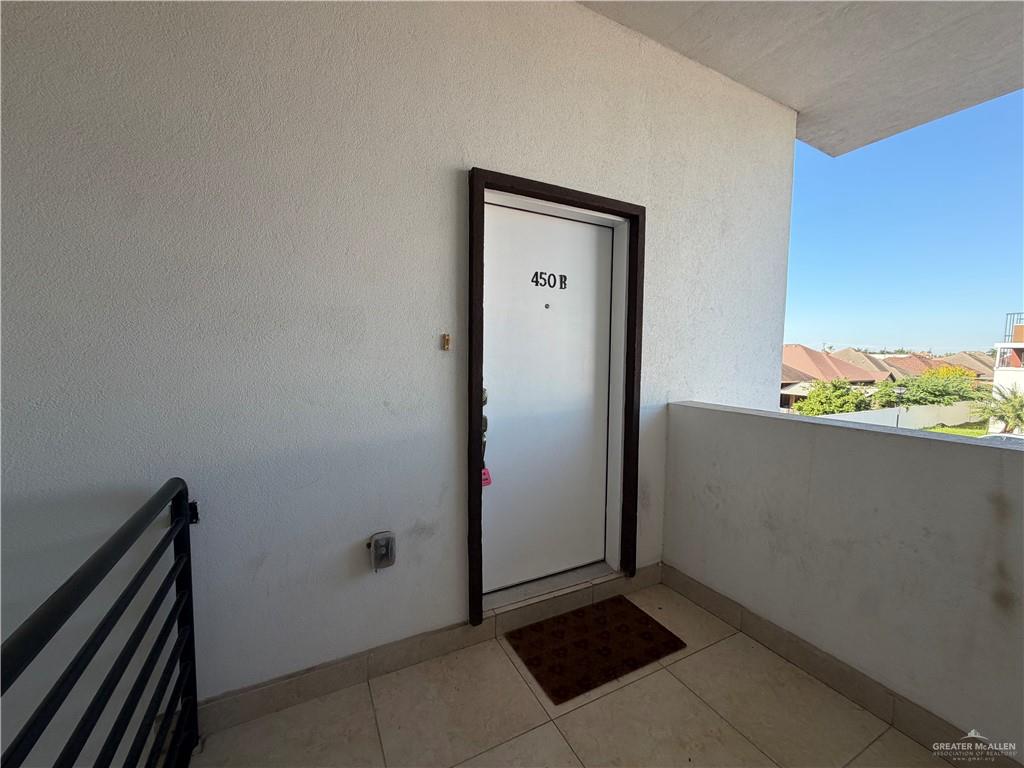 Photo 2 of 4217 Colbath Avenue #450B