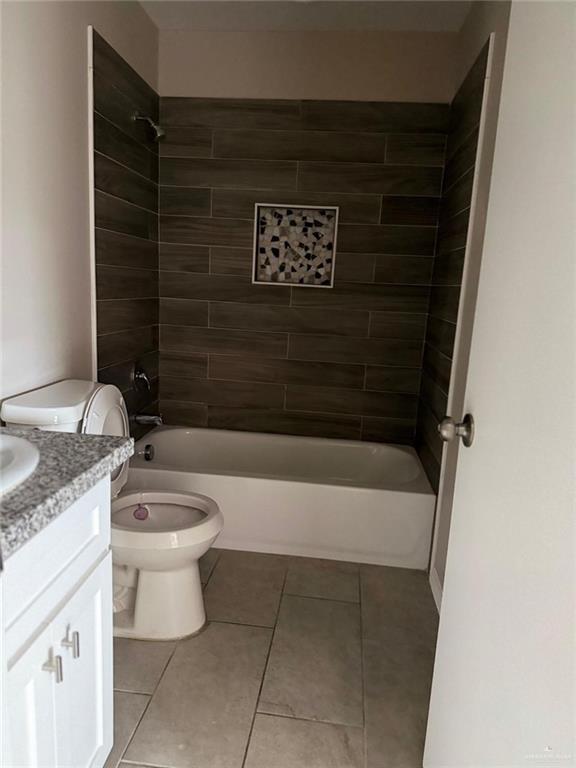 Photo 15 of 906 Tom Landry Street #4