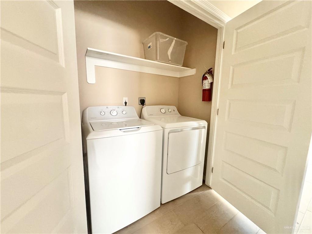 Photo 4 of 3105 Driftwood Street #4