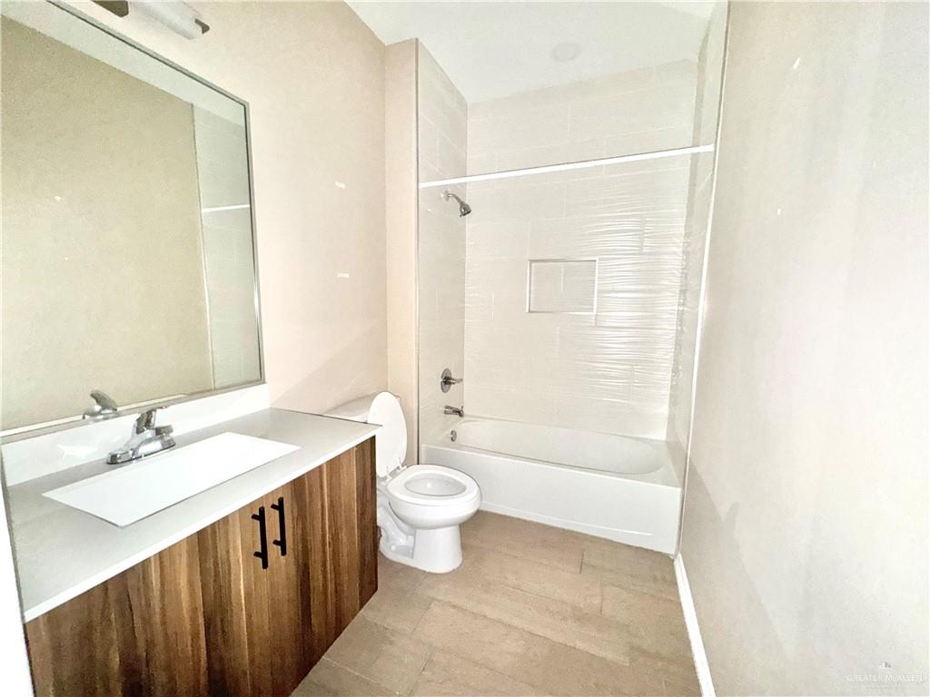 Photo 5 of 3105 Driftwood Street #4
