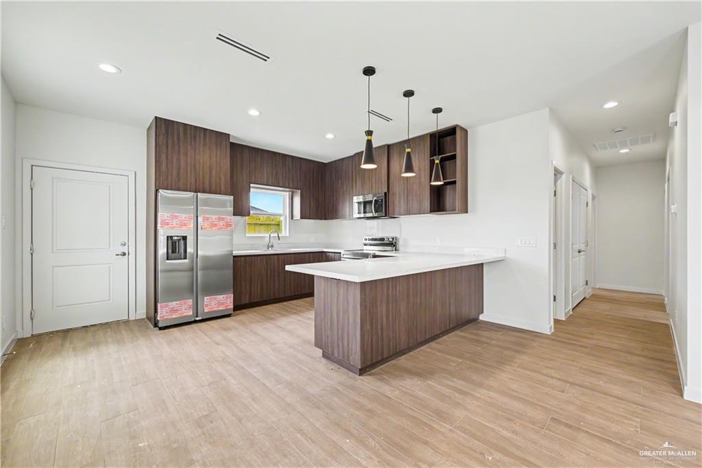Photo 4 of 5800 Ozark Avenue #2