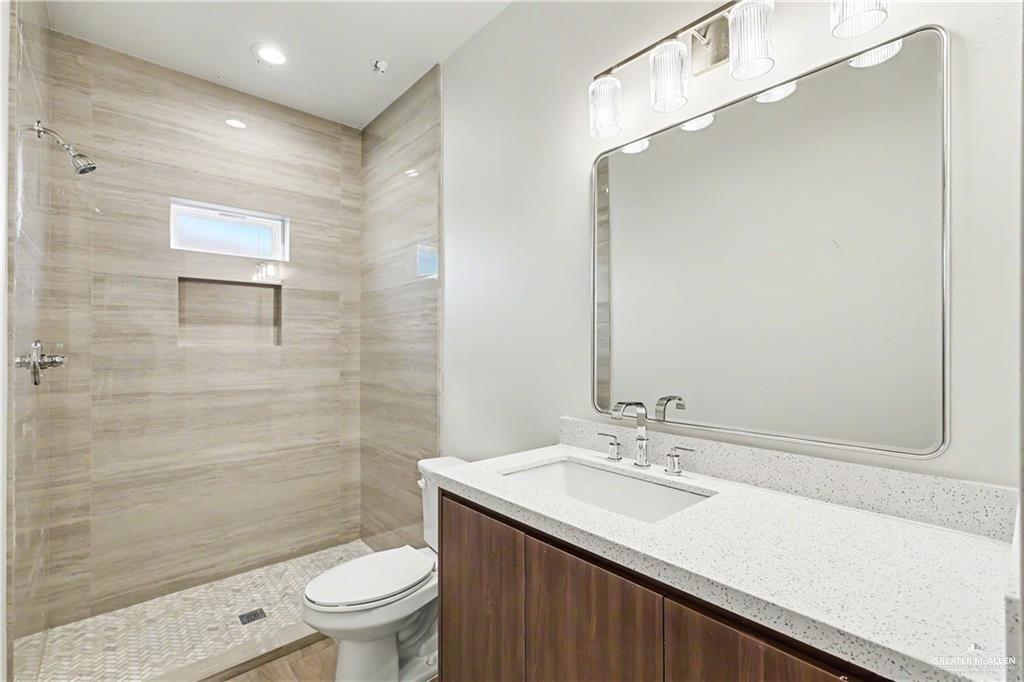 Photo 8 of 5800 Ozark Avenue #2