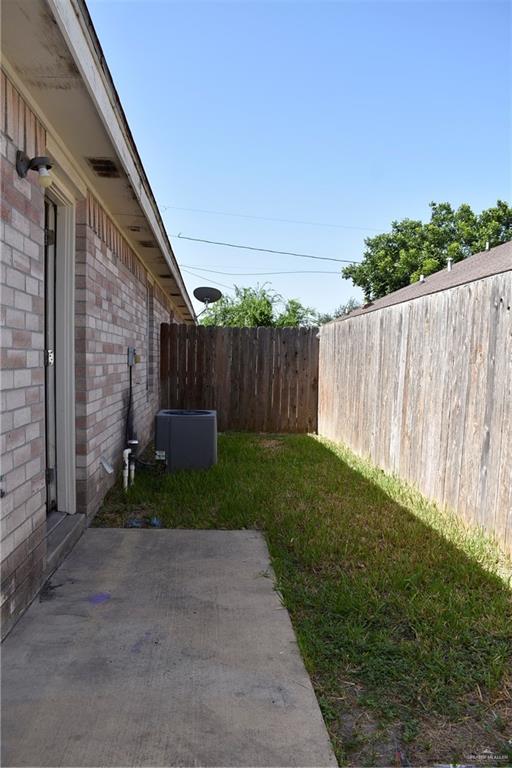 Photo 11 of 221 Albatross Avenue