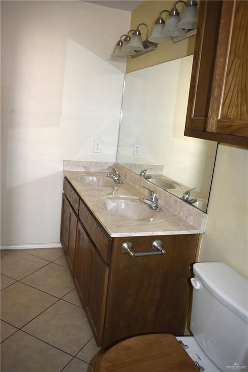 Photo 18 of 221 Albatross Avenue
