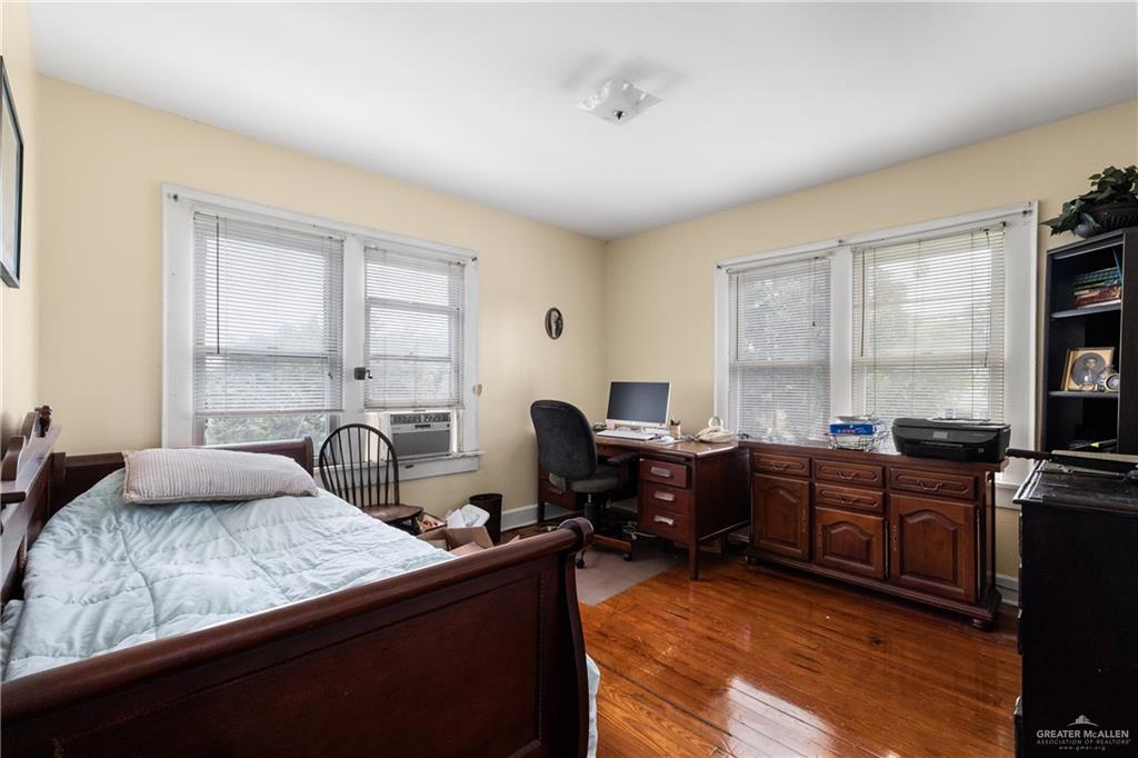 Photo 19 of 906 6th Street