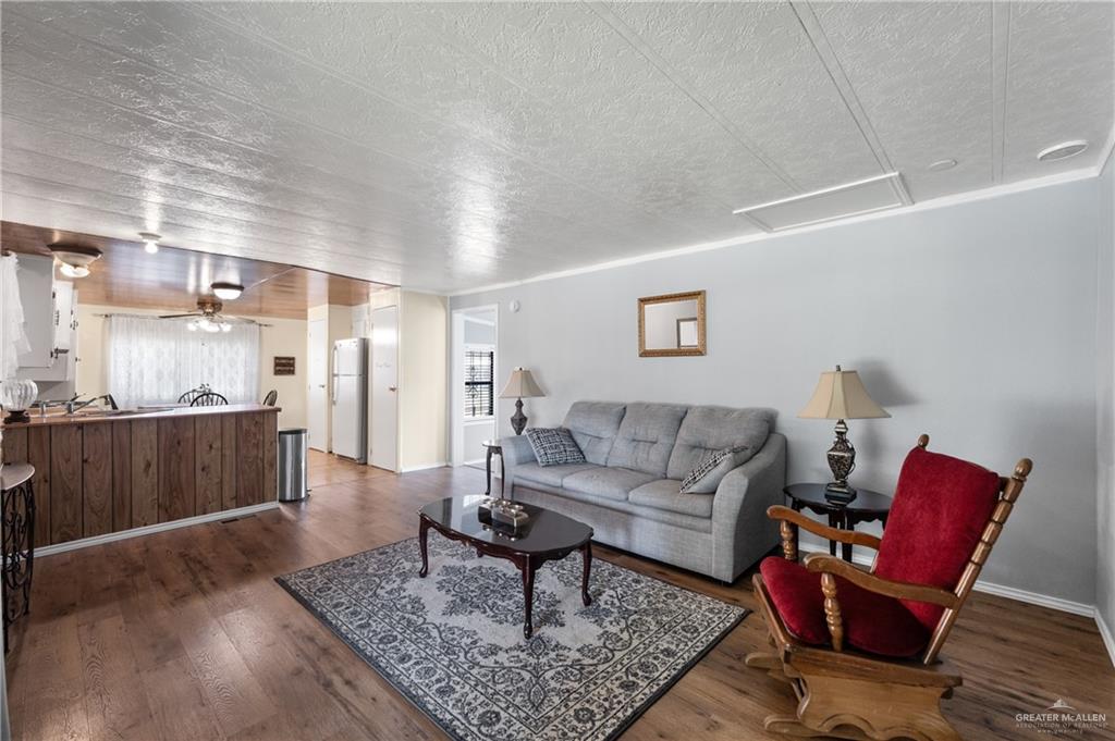 Photo 4 of 14606 Elm Street