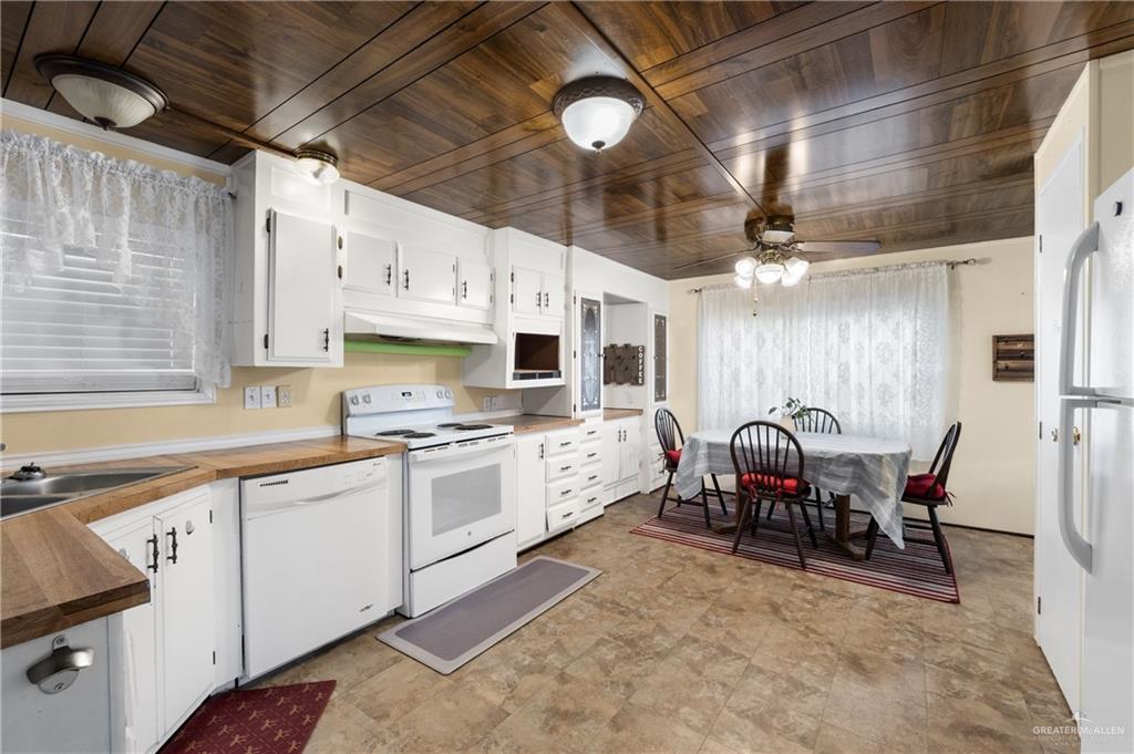 Photo 6 of 14606 Elm Street