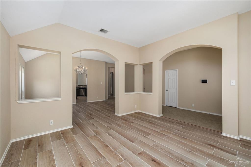 Photo 4 of 3007 San Rafael Street