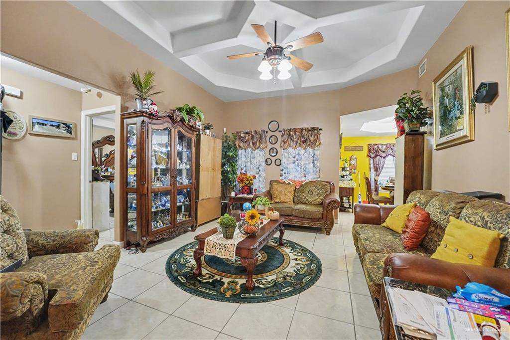 Photo 4 of 1516 Bella Vista Avenue
