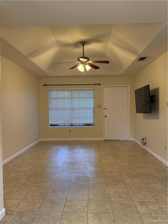 Photo 3 of 2303 Wisteria Avenue