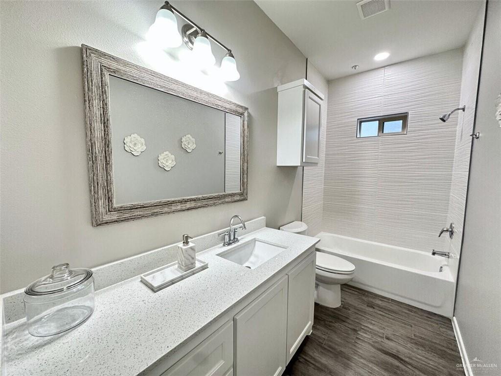 Photo 10 of 3408 Ventura Avenue #2